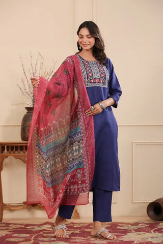 Women Navy Blue Solid Straight Embroridery Kurta Set