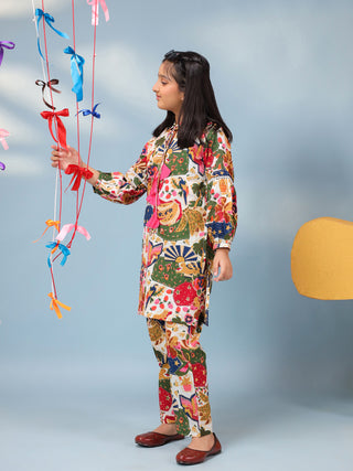Girls Floral Printed Tie-Up Neck Pure Cotton Straight Kurta With Trousers
