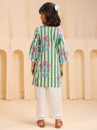 Girls Floral Printed Thread Work Kurta