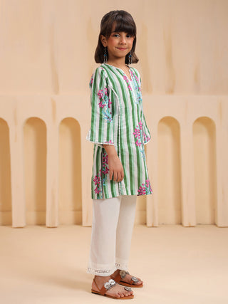 Girls Floral Printed Thread Work Kurta