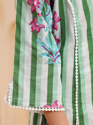 Girls Floral Printed Thread Work Kurta