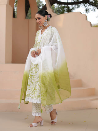 Women Green Floral Printed Pure Cotton Straight Kurta with Trousers & Dyed Dupatta