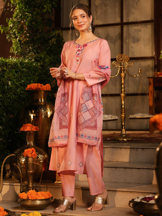 Light Pink Embroidered Chanderi Straight Kurta Set With Pant Pocket
