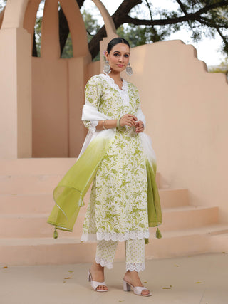 Women Green Floral Printed Pure Cotton Straight Kurta with Trousers & Dyed Dupatta