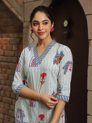 Women Blue & Off White Ethnic Motifs Printed Pure Cotton Kurti