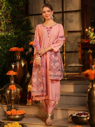 Light Pink Embroidered Chanderi Straight Kurta Set With Pant Pocket