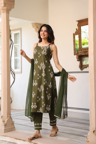 Green Ikat Print Embroidered 3-Piece Kurta Set