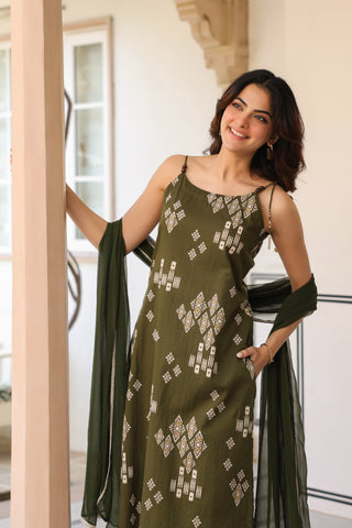 Green Ikat Print Embroidered 3-Piece Kurta Set
