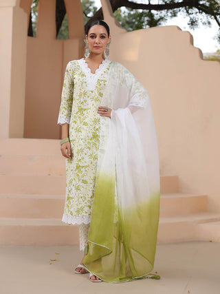 Women Green Floral Printed Pure Cotton Straight Kurta with Trousers & Dyed Dupatta