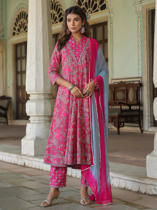 Women Fuchsia Paisley Printed Pure Cotton Kurta With Printed Trouser And Dyed Dupatta