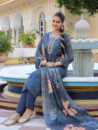 Women Floral Printed Regular Thread Work Pure Cotton Kurta with Trousers & With Dupatta