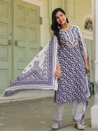 Women Printed Pure Cotton Kurta with Trousers & With Dupatta