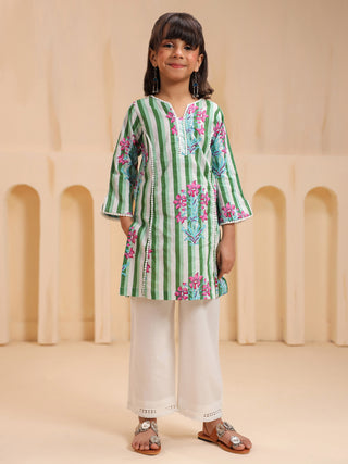 Girls Floral Printed Thread Work Kurta