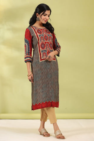 Women Maroon Digital Printed Mirror Work Straight Kurta