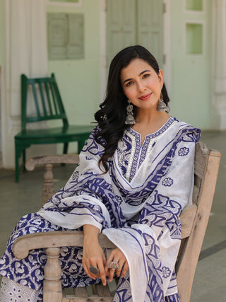 Women Printed Pure Cotton Kurta with Trousers & With Dupatta