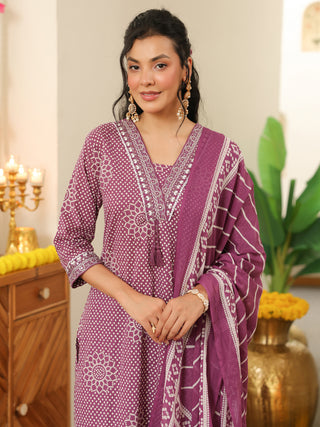 Purple Bandhani Print Straight Kurta Set with Pocket
