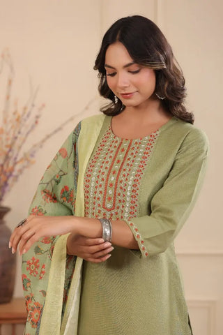 Women Green Solid Straight Embroridery Kurta Set