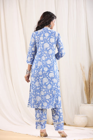 Women Blue Floral Printed Pure Cotton Kurta with Trousers