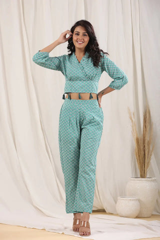 Women Teal Printed Cotton Crop Top & Trousers, Printed crop top