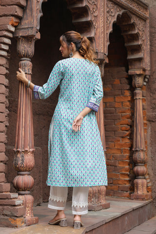 blue round neck kurta with lace