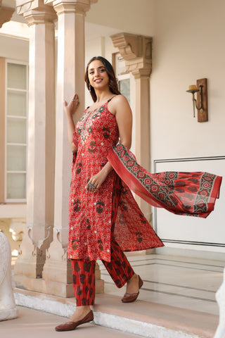 Women Ethnic Motifs Printed Regular Beads and Stones Pure Cotton Kurta with Trousers & With Dupatta