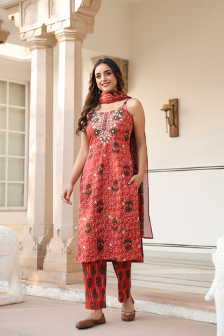 Women Ethnic Motifs Printed Regular Beads and Stones Pure Cotton Kurta with Trousers & With Dupatta