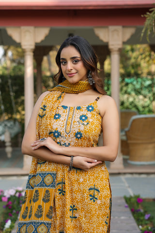 Women Ethnic Motifs Printed Regular Beads and Stones Pure Cotton Kurta with Trousers & With Dupatta