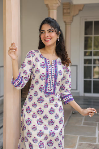 Women Ethnic Motifs Printed Thread Work Kurta