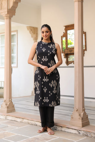 Women Ethnic Motifs Printed Regular Thread Work Pure Cotton Kurta with Trousers & With Dupatta