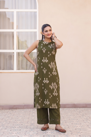 Women Printed Regular Pure Cotton Kurta with Trousers