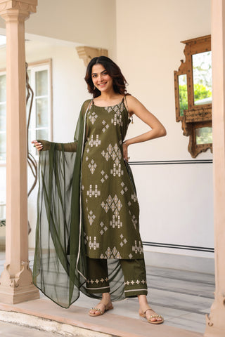 Green Ikat Print Embroidered 3-Piece Kurta Set