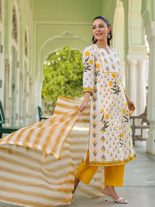Women Floral Printed Regular Pure Cotton Kurta with Trousers & With Dupatta