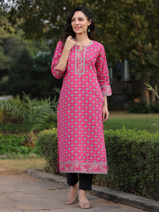 Women Fuchisia Ethnic Motifs Printed Pure Cotton Straight Kurta