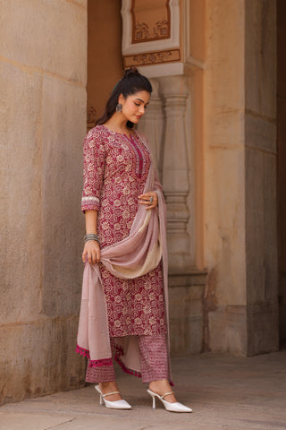 Women Floral Printed Regular Pure Cotton Kurta with Trousers & With Dupatta