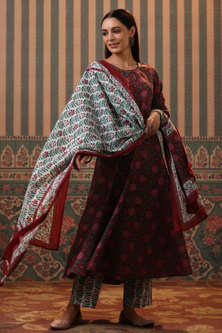 Women Maroon Floral Printed Sequinned Cotton Anarkali Kurta Set