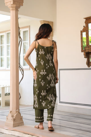 Green Ikat Print Embroidered 3-Piece Kurta Set