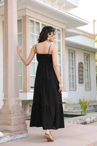 Sweetheart Neck Fit & Flared Ethnic Dresses