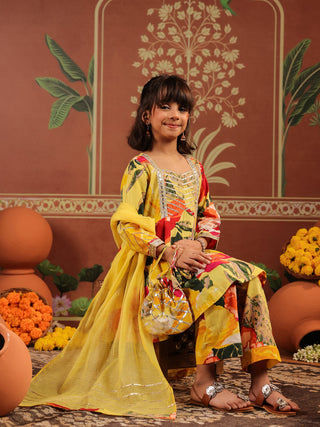 Girls Floral Printed Regular Pure Cotton Kurta with Trousers & With Dupatta