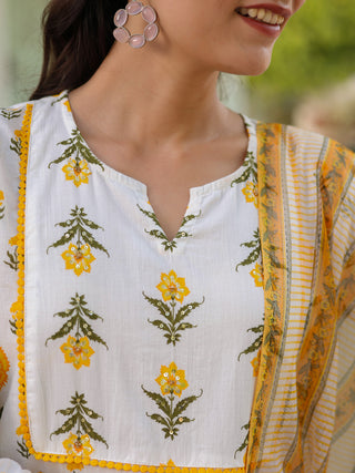 Women Floral Printed Regular Pure Cotton Kurta with Trousers & With Dupatta