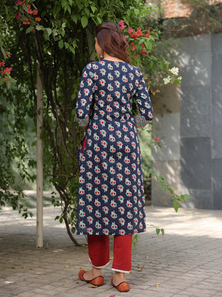 Women Navy Blue Ethnic Printed Straight Kurta with Contrast Print Yoke