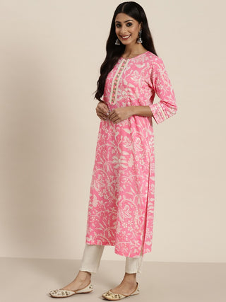 Women Pink Floral Printed Gotta Patti Straight Cotton Kurta