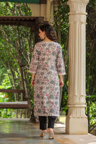 Women Rose Floral Printed Straight Kurta