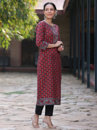 Women Maroon Ethnic Motifs Printed Pure Cotton Straight Kurta