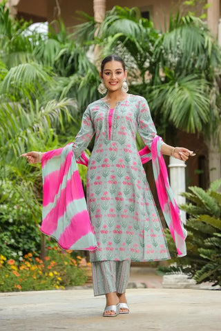 Women Green Floral Printed Regular Sequinned Pure Cotton Kurta & Trousers With Dupatta