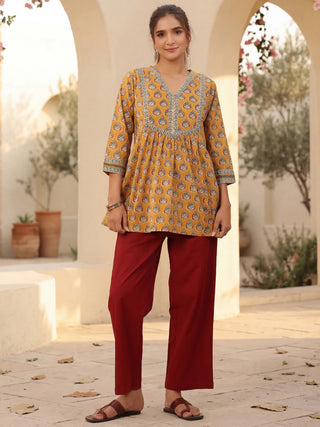 Womens Ethnic Motifs Printed V-Neck Pure Cotton Kurti