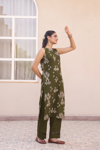 Women Printed Regular Pure Cotton Kurta with Trousers