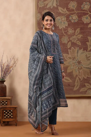 Women Blue Ethnic Motifs Thread Work Kurta Set