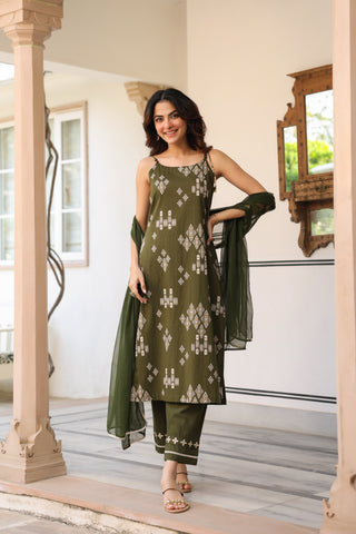 Green Ikat Print Embroidered 3-Piece Kurta Set