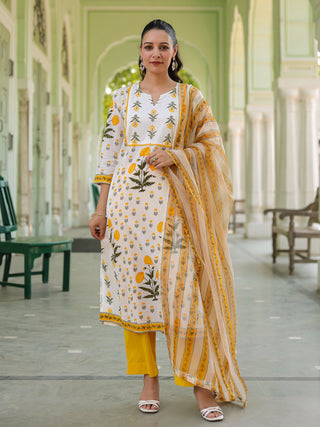 Women Floral Printed Regular Pure Cotton Kurta with Trousers & With Dupatta