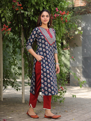 Women Navy Blue Ethnic Printed Straight Kurta with Contrast Print Yoke